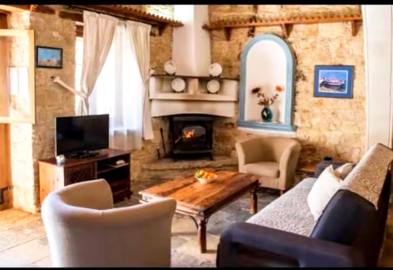 Hotel Agrovino Lofou Exteriér fotografie